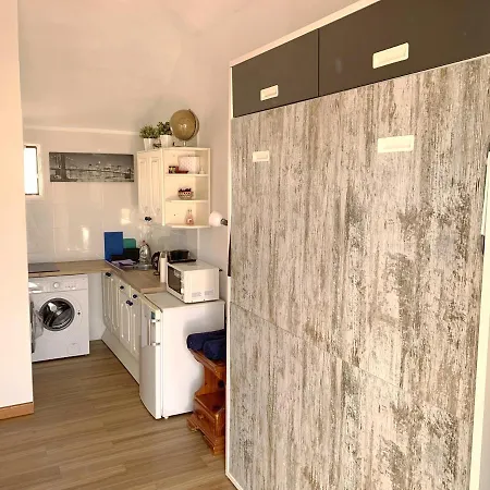 Seaview Penthouse Studio *